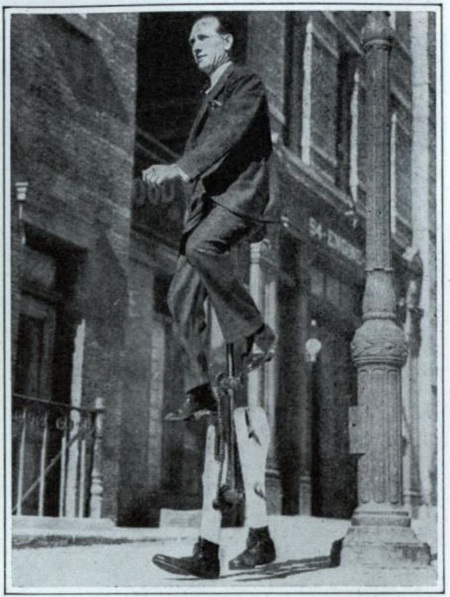 Ногосипед (США, 1934).
Нажми, чтобы посмотреть в полный размер Ногосипед (США, 1934).
Увеличить